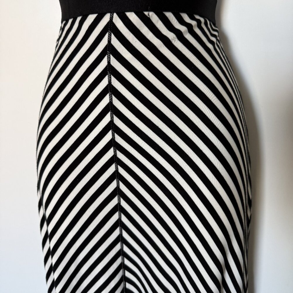 Max Studio Skirt Women's Black White Stripe Maxi Size M - Picture 8 of 10